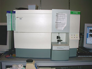 A flow cytometer at UMN: http://www.immunology.umn.edu/immunology/prod/groups/med/@pub/@med/documents/asset/med_56297.jpg